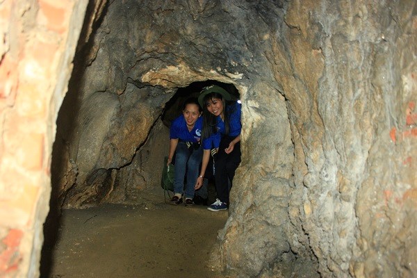 caverne de trung trang ile de cat ba visite